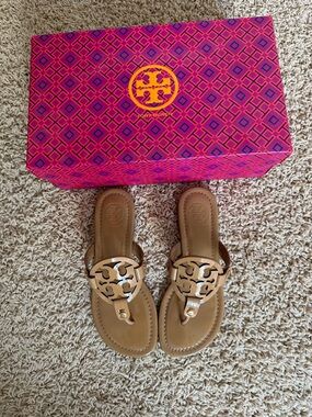 Tory Burch Sand Patent Miller Thong Sandals in EUC! Size 5 with original box